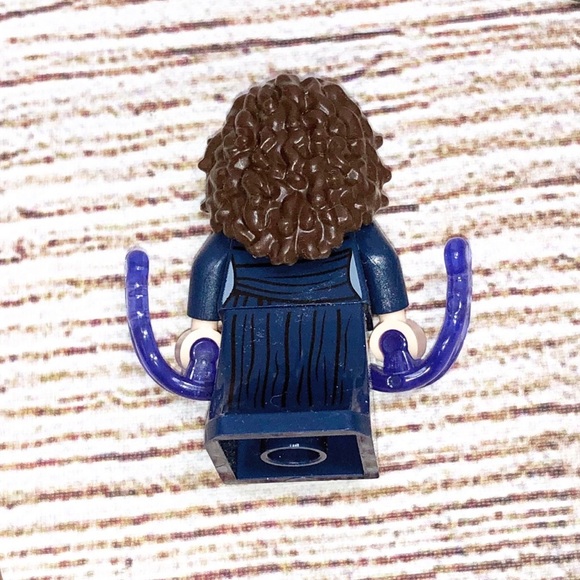 LEGO Marvel Minifigures Series 2 AGATHA HARKNESS from WANDAVISION - Picture 2 of 7